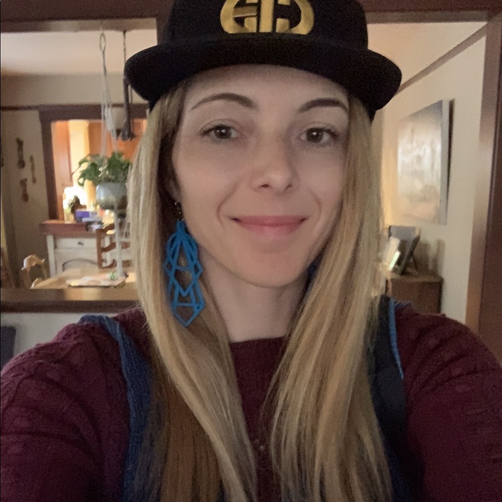 Meet your Posher, Laura